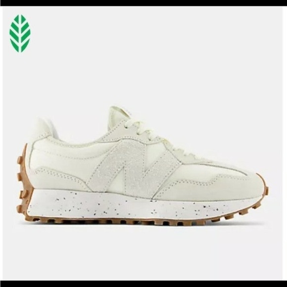 NWT! New Balance 327 Womens Size 7 Sneakers - Picture 2 of 8